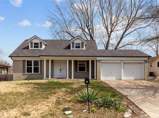 35 Christine Dr, Saint Peters, MO 63376