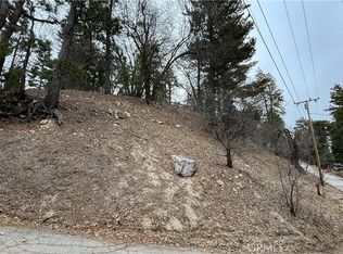 701 Preston Dr #17, Running Springs, CA 92382