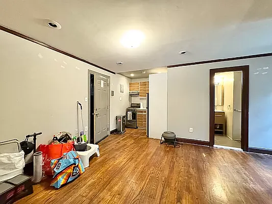 Rented by Pear NYC LLC | media 6