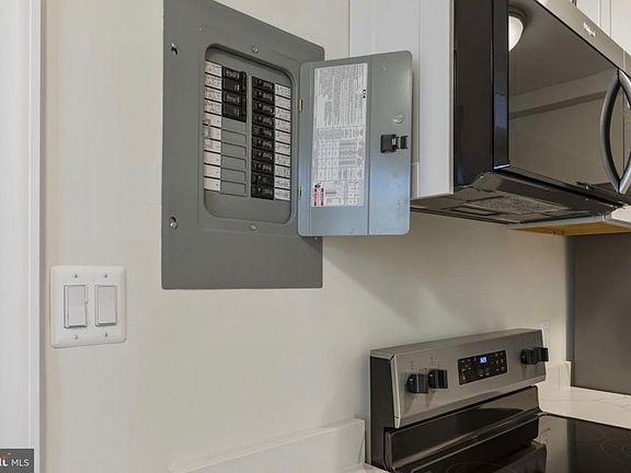 5th image of 3051 Idaho Ave NW APT 204