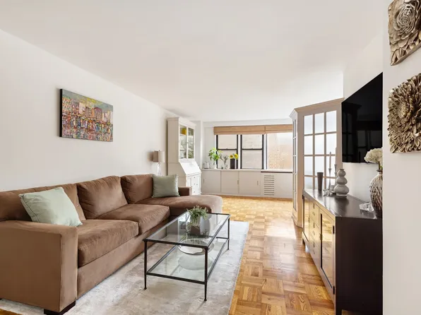 201 East 21st Street image 1 of 6