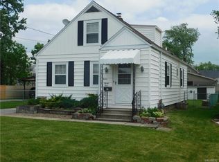 1231 N Military Rd, Niagara Falls, NY 14304