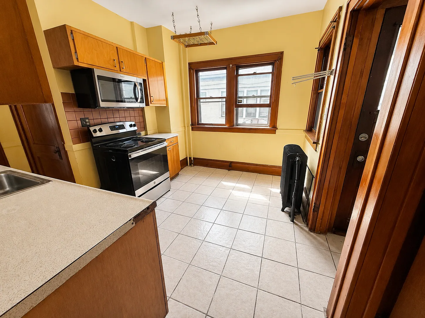 1957 Grand Avenue - . — Photo 2