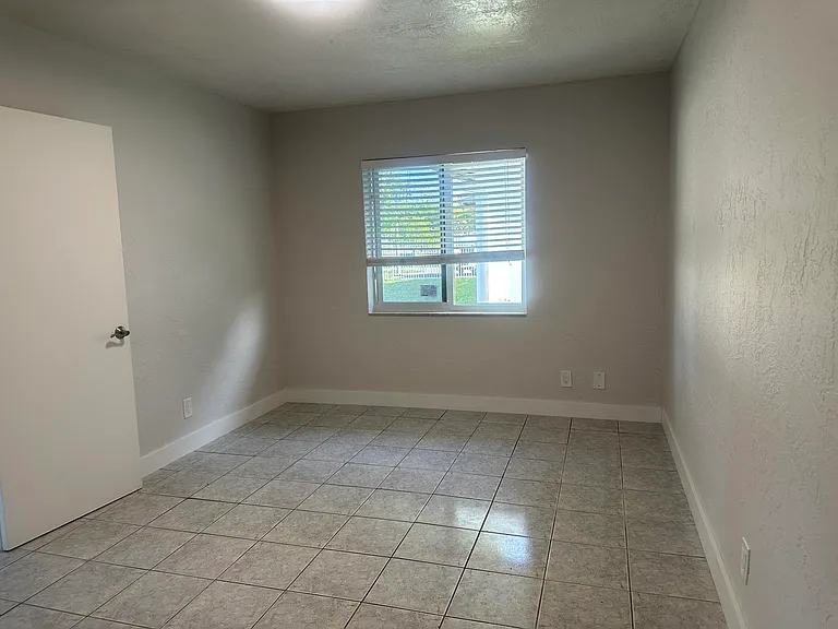6109 SW 30th St #3 — Photo 16