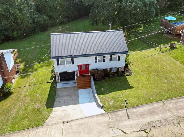 5010 Elmhaven Cir, Cross Lanes, WV 25313