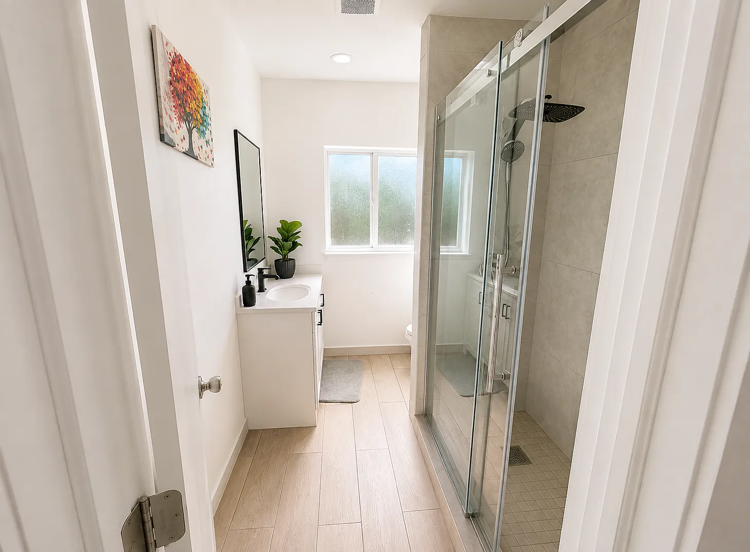 6 bed, $1,100 — Photo 3