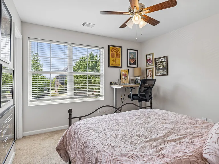 1319 Riverbrook Dr — Photo 34