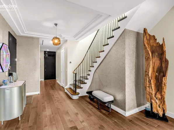 425 West 50th Street image 12 of 16