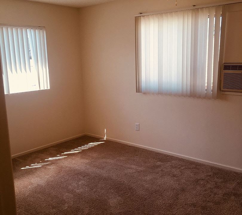 2nd image of 4676 Noyes St APT C