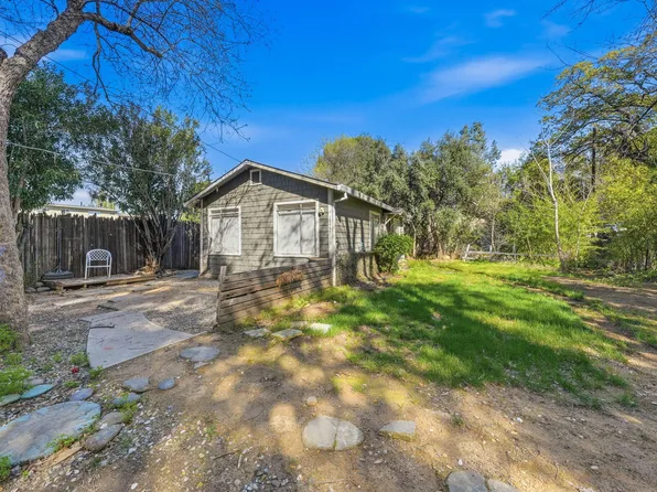 1377 Willis St, Redding, CA 96001