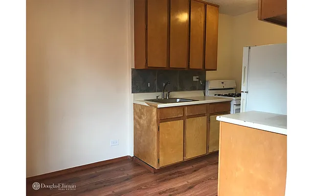 Rented by Douglas Elliman | media 16