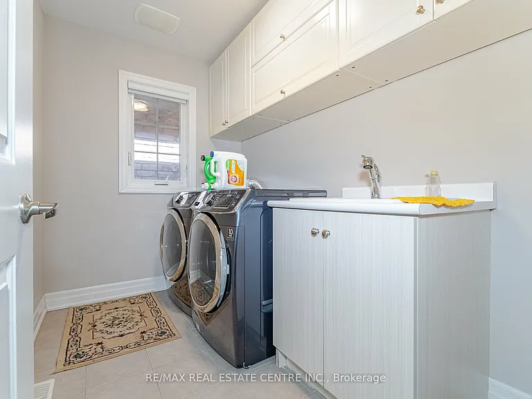 34 Alex Campbell Cres — Photo 28