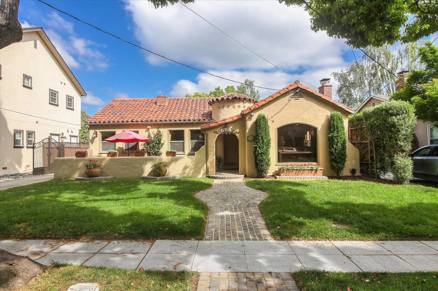 1031 Ellis Ave photo 1
