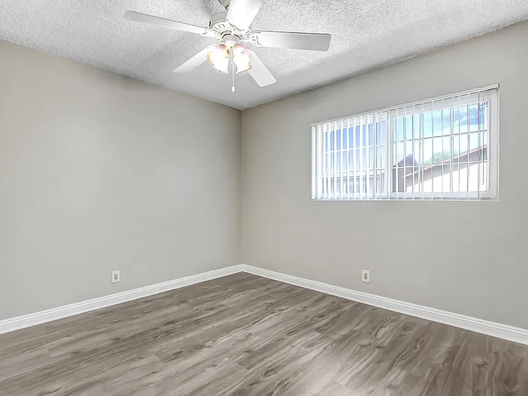 1336 W. Stoneridge Ct. — Photo 10