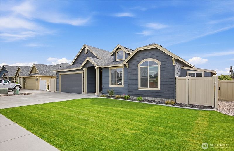 4th image of 4617 E Junco Street