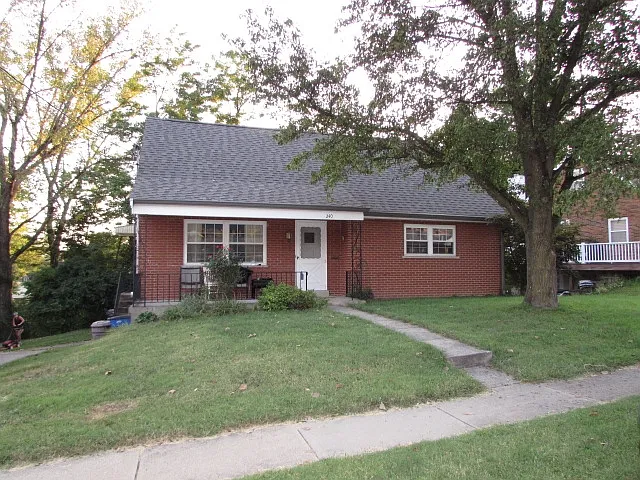 240 Sergeant Ave photo 1