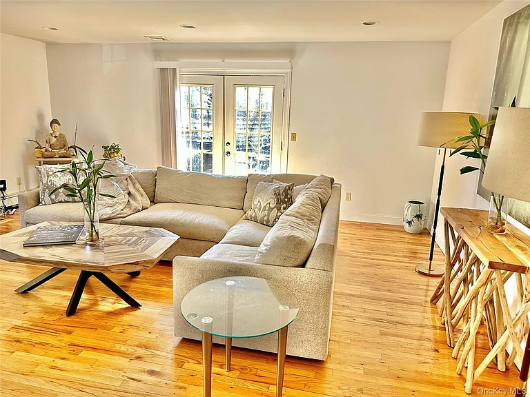 37 Hickory Rd #A — Photo 4