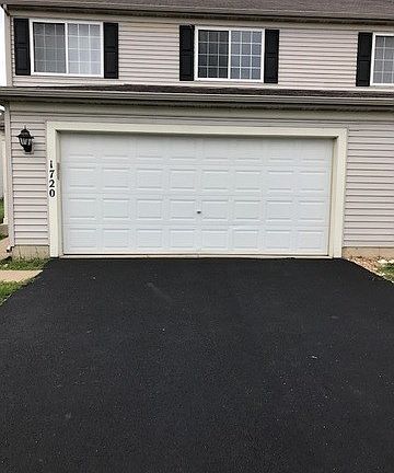 3rd image of 1720 Peachtree Dr
