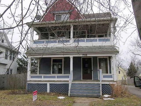 3rd image of 718 Egleston Ave