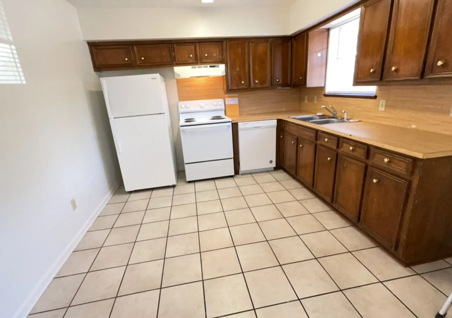 2 bed, 752 sqft, $895 — Photo 3