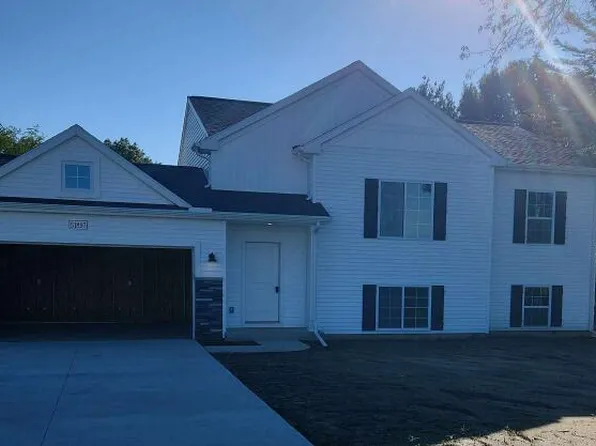 51897 Pulver Rd, Three Rivers, MI 49093