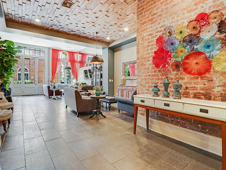 Building's Lounge