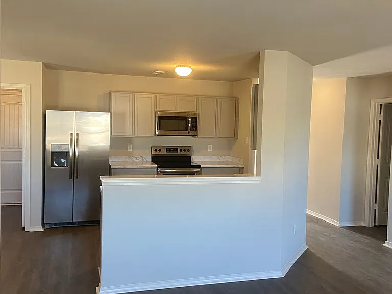 2515 Grand Ln — Photo 10