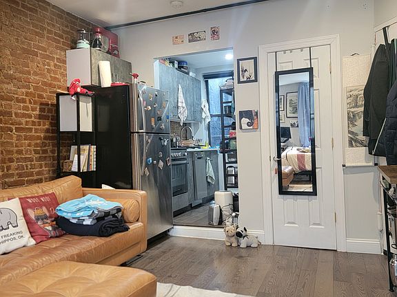 5th image of 310 E 89th St APT 16