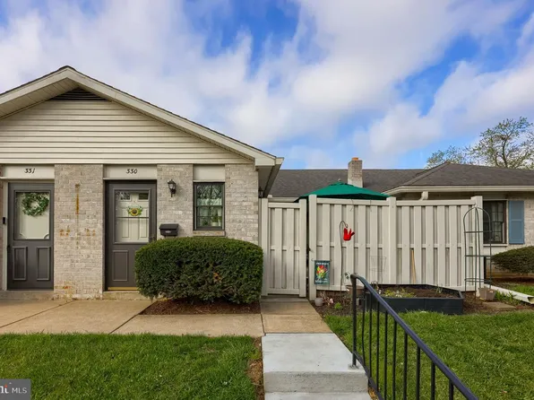 330 Valleybrook Dr, Lancaster, PA 17601