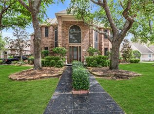 24 Stonegate Park Ct, Spring, TX 77379