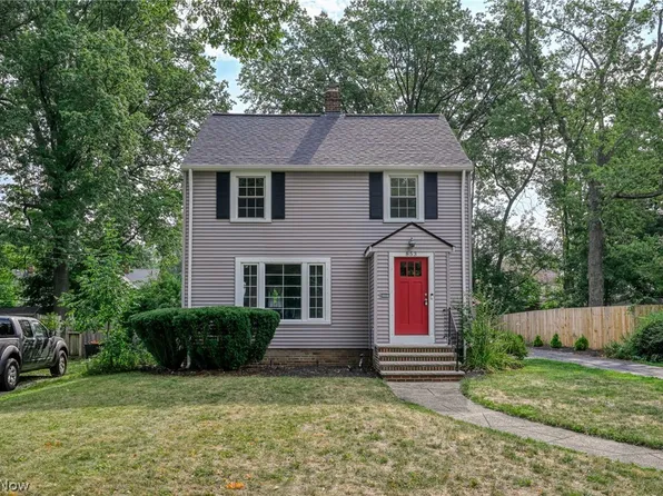 853 Beverly Rd, Cleveland Heights, OH 44121
