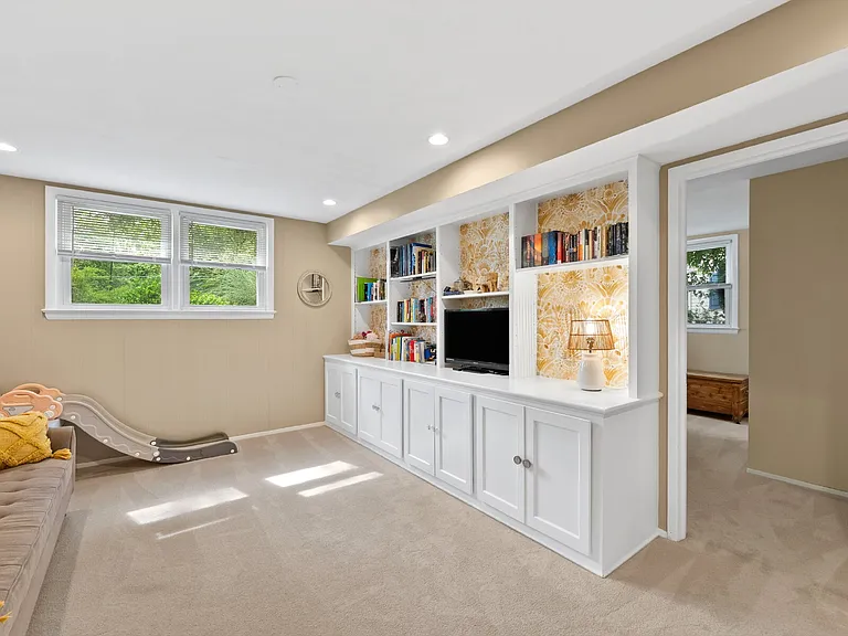 5208 Lindsay St — Photo 12