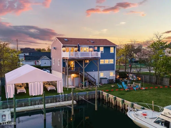 161 Ray Street, Freeport, NY 11520