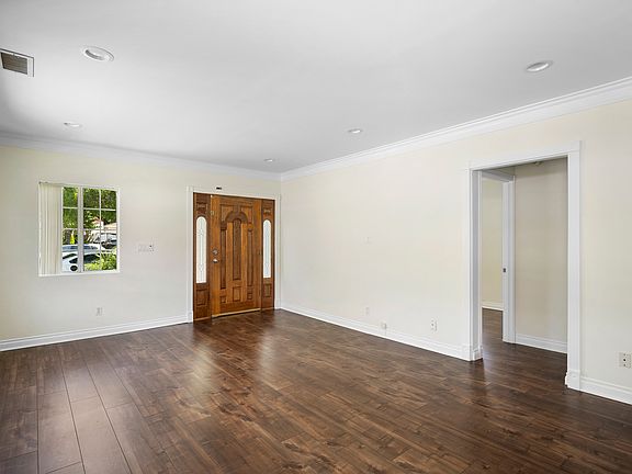 5th image of 720 W California Ave