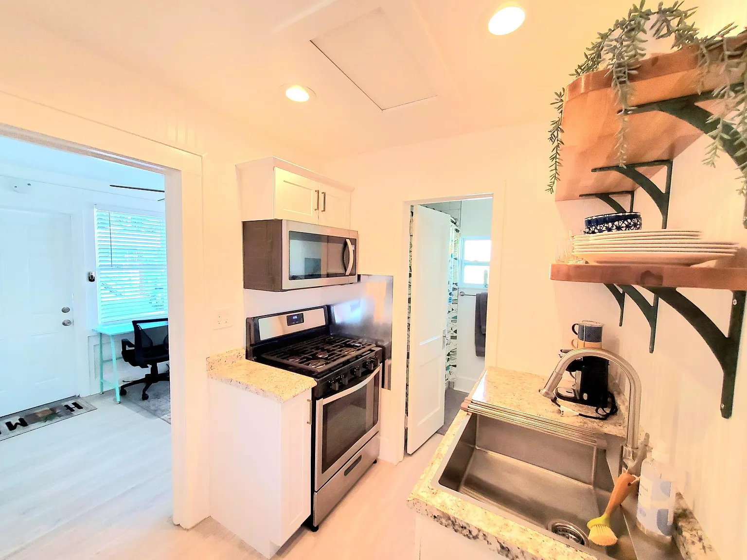 1 bed, 450 sqft, $2,500 — Photo 4