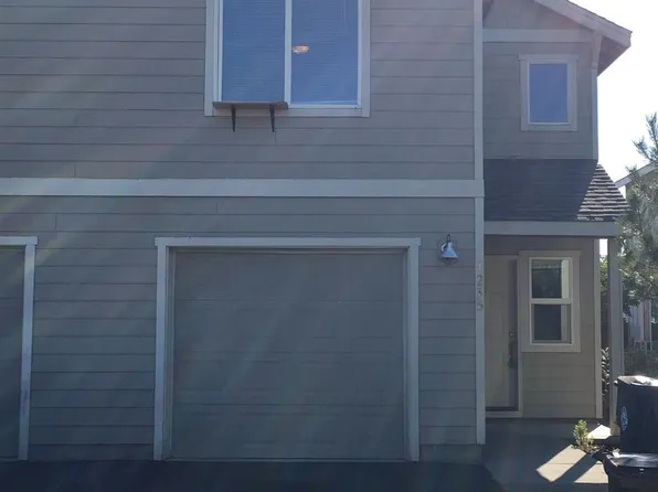 1235 SW 27th St, Redmond, OR 97756