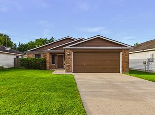 9022 Barracuda Dr, Texas City, TX 77591
