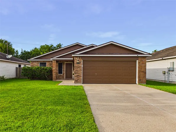 9022 Barracuda Dr, Texas City, TX 77591