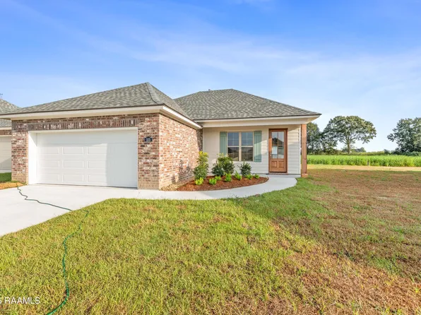105 Central Village Way, Youngsville, LA 70592