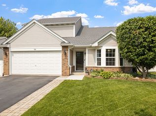 98 Kenilworth Ct, Romeoville, IL 60446