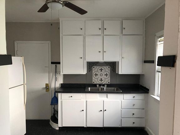 4th image of 10206 Greenview Ave