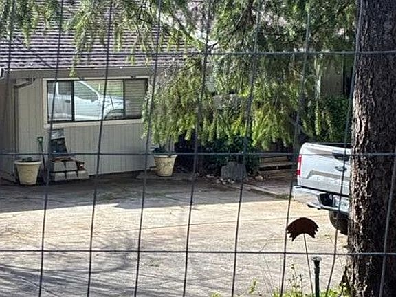 2nd image of 2058 Cable Rd