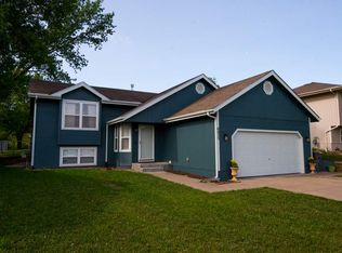 6835 SW 18th St, Topeka, KS 66615