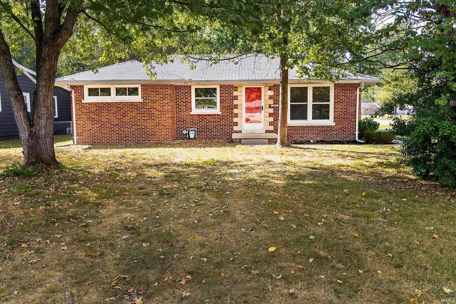 1901 Dianne Ave photo 1