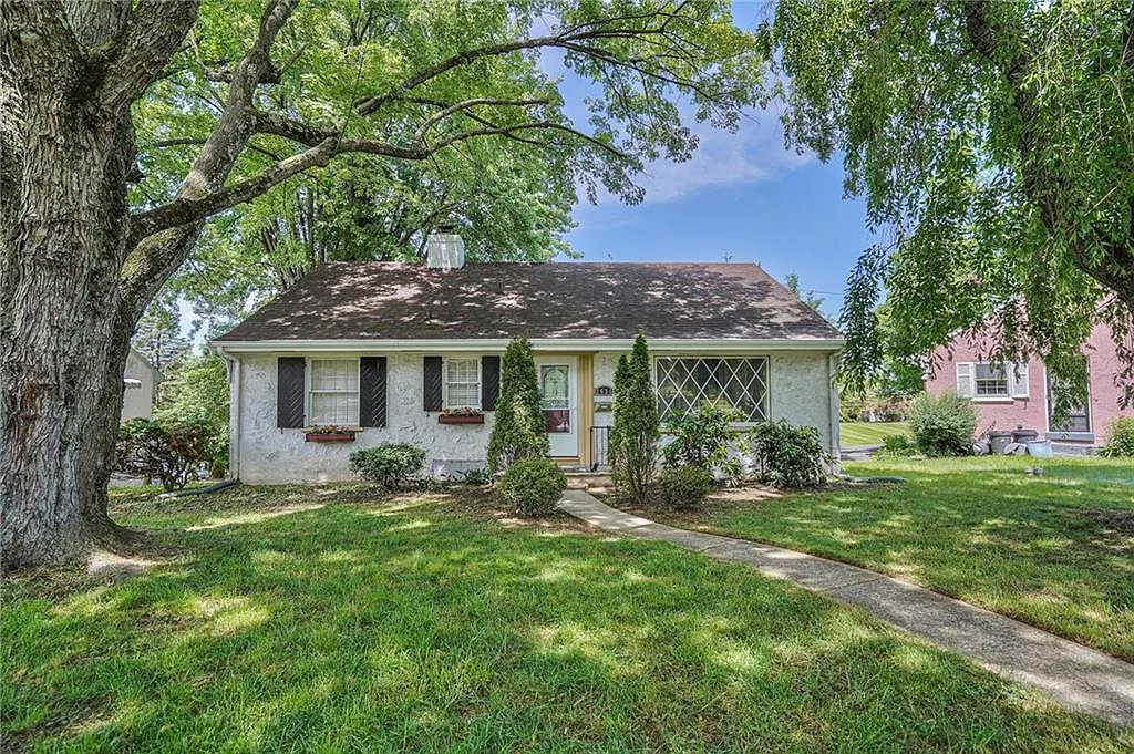 2635 Reading Rd photo 1