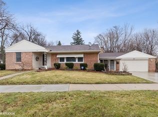 715 S Wolf Rd, Des Plaines, IL 60016