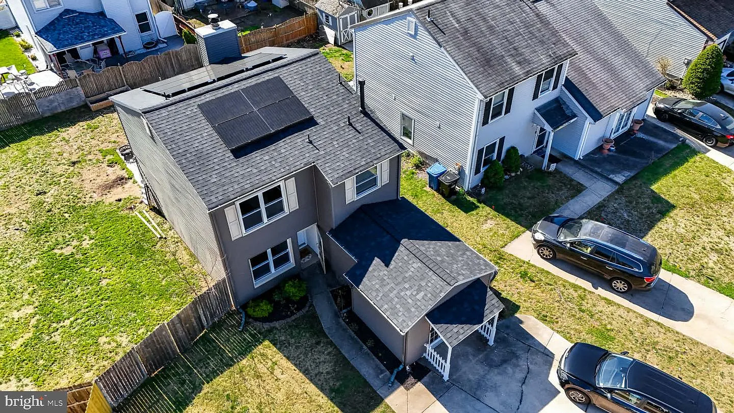 113 Fomalhaut Ave photo 1