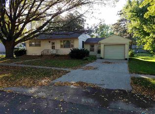 733 S Dewald St, Freeman, SD 57029