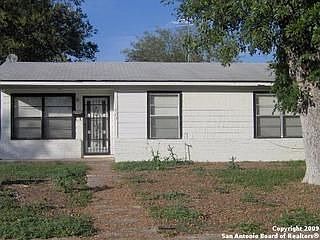 1st image of 223 Carmen Pl