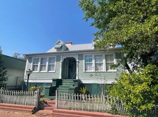 106 E 32nd St, Savannah, GA 31401